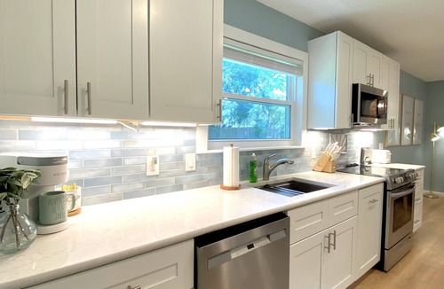 Fernandina Beach Cottage | Golf Cart, Sun, Sand, & Island life Beach Retreat!