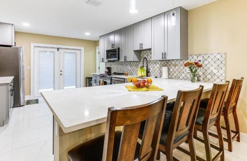 Lake Worth House | Golf, Shop & Unwind: Home 9 Mi to Ocean Inlet Park