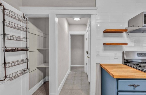 Detroit - Shoreway House | Gordon Square Gem | Spacious 5BR | Sleeps 19
