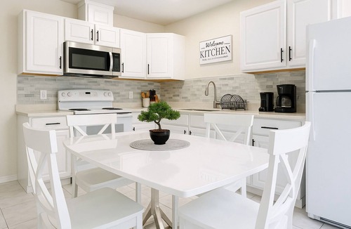 Apollo Beach House | Gorgeous 3-bedroom house with AC in Apollo Beach. 2 king size beds and 1 queen