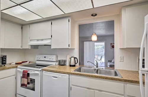 Yacht Club Cottage | Gorgeous Cape Coral Duplex Home w/Modern Interior