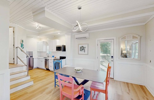 St. George Island Condo | Gorgeous coastal home with full kitchen, close to beach
