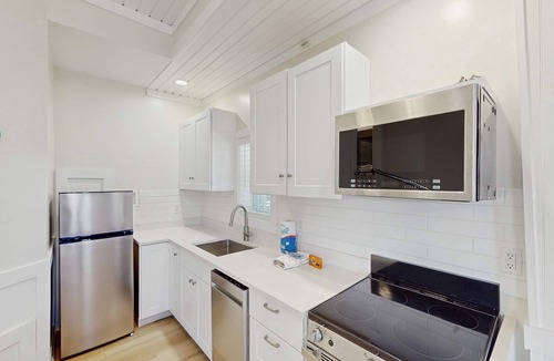 St. George Island Condo | Gorgeous coastal home with full kitchen, close to beach