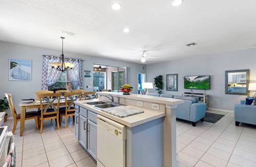 Watersong Villa | Gorgeous Davenport 5 Bed Villa with Pool Hot Tub