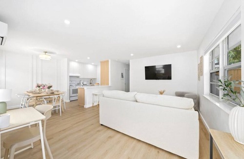 Mango Groves Apartment | Gorgeous & Modern 2BR Near the beach! - Villa 3