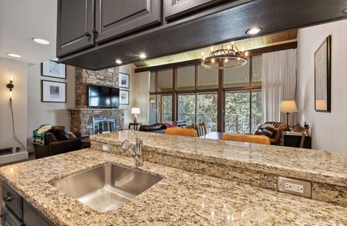 Purgatory Villa | Gorgeous Mtn Villa Ski Golf Pickleball Pool Hot Tub Fitness
