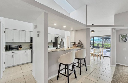Pebble Beach House | Gorgeous Newly Remodeled 3bd/2ba Golf Course, Heated Pool, Gulf Beaches, Pets Ok