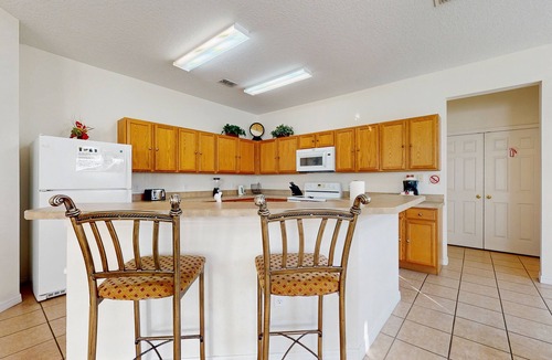 Windwood Bay House | Gorgeous private home, dog-friendly, private pool & close to parks
