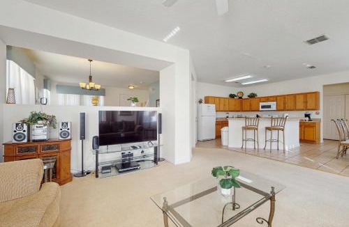 Windwood Bay House | Gorgeous private home, dog-friendly, private pool & close to parks