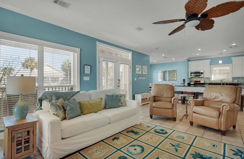 Clipper Cove House | Gorgeous & Spacious 4 Bdrm, Sleeps 14, Close To Beach & Pool! BCH SERVICE!