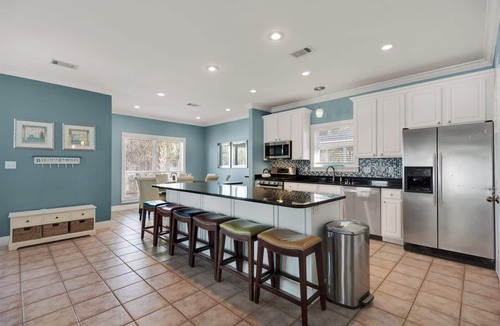Clipper Cove House | Gorgeous & Spacious 4 Bdrm, Sleeps 14, Close To Beach & Pool! BCH SERVICE!