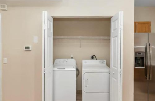 Innovation District Apartment | Gorgeous Townhome UF Campus Adjacent Full Kitchen