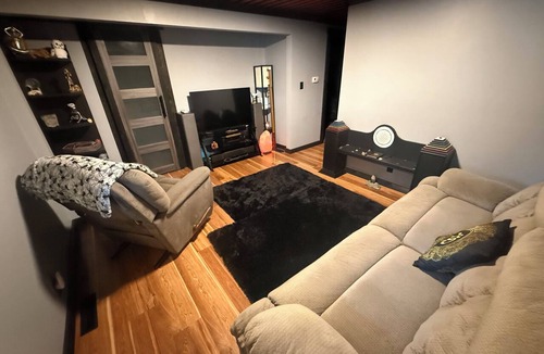 Mansfield House | Gothic Manor. Private home. Whole house. 2-bedroom home with AC and laundry