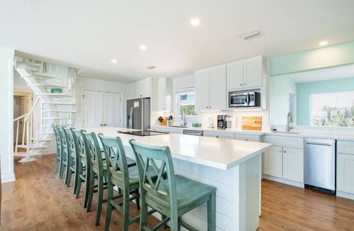 Villa Primera House | Great Gulf Front Family Home! Perfect for intimate weddings too!