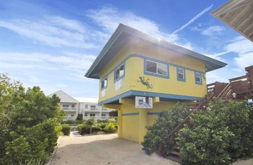 Marathon House | Great house and dock with close access to the Atlantic Ocean VACA-23-415