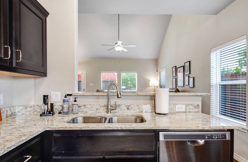 Fredericksburg House | Great Location - .6 Miles from Main St