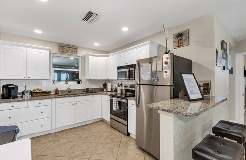Roberta Heights House | Great seaside house - 10 min walk to the beach - relax, reconnect and rejuvenate