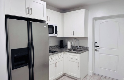 Greenacres Apartment | Green Pardise Cozy and Modern