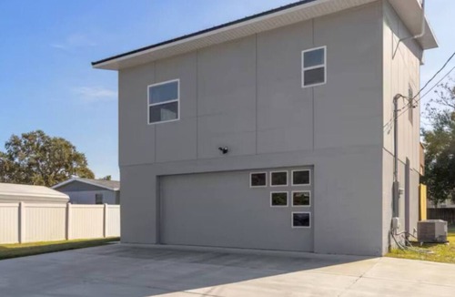 Taft House | Grey Lux studio with WiFi and AC in Orlando close MCO/Disney/Universal