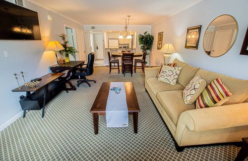 Wesley Chapel Condo | Ground Floor Lakeview Condo | 2 Queen Beds | Optional Saddlebrook Resort Amenities