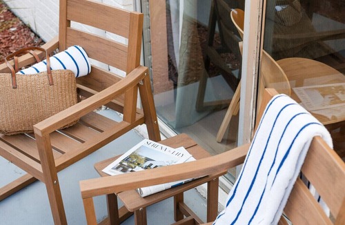 Bay Esplanade Apartment | Group Retreat Paradise | Stylish 8BR Beach Oasis