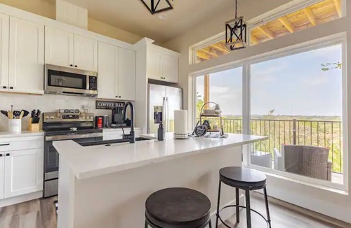 Gruene House | Gruene River Townhomes A&B
