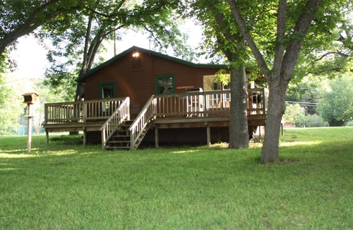 New Braunfels Cabin | Guadalupe River Road Retreat Texas Star Cabin