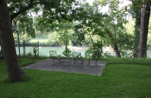New Braunfels Cabin | Guadalupe River Road Retreat Texas Star Cabin