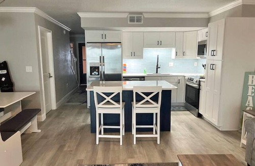 Englewood Condo | Gulf beach and pool, close to dining and entertainment, overlooking beautiful Lemon Bay