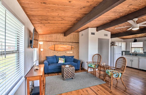 Galveston Cottage | Gulf Coast Views: Stilted Retreat in Galveston!