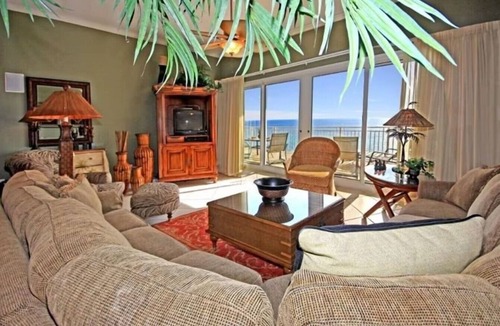 Thomas Drive Apartment | Gulf-Front Paradise | Steps to Beach + Pool Access