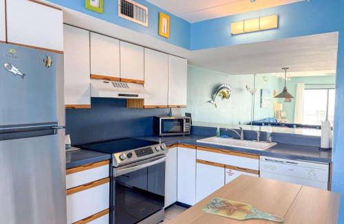 St. George Island House | Gulf-Front Villa A-6 Pool Access Sleeps 6