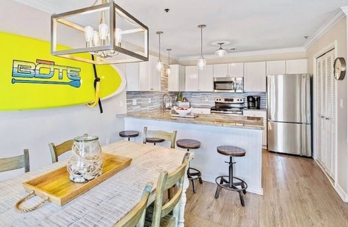 Gulf Place Condo | Gulf Place Oceanview Condo — Sleeps 10, Heated Pool & Steps to Beach