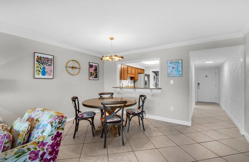 Holiday Isle Condo | 🌅 Gulf-View Condo | Seasonal Beach Service Included | Shoreline 3092