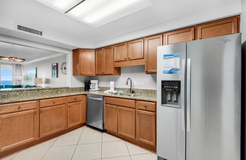 Holiday Isle Condo | 🌅 Gulf-View Condo | Seasonal Beach Service Included | Shoreline 3092