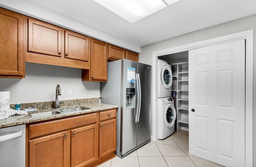 Holiday Isle Condo | 🌅 Gulf-View Condo | Seasonal Beach Service Included | Shoreline 3092