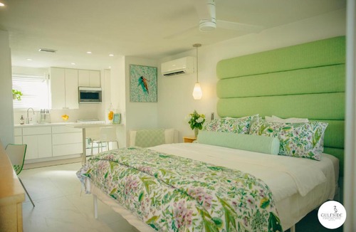 St. Pete Beach Apartment | Gulfside Resort. Unit 10