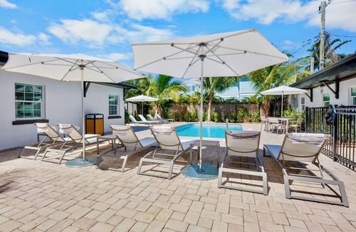 Holmes Beach Apartment | Haley's at The Anna Maria Island Inn