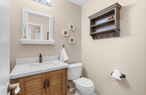 Roanoke House | Hammock, Backyard, Play Room 4BR in Roanoke, TX