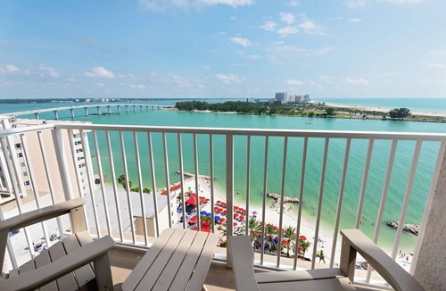 Clearwater Beach Hotel | Hampton Inn and Suites Clearwater Beach