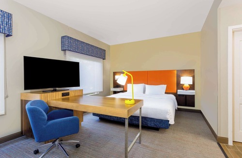 Tallahassee Hotel | Hampton Inn & Suites Tallahassee I-10/Thomasville Road, FL