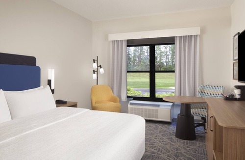 Bearss Plaza Hotel | Hampton Inn & Suites Tampa-North