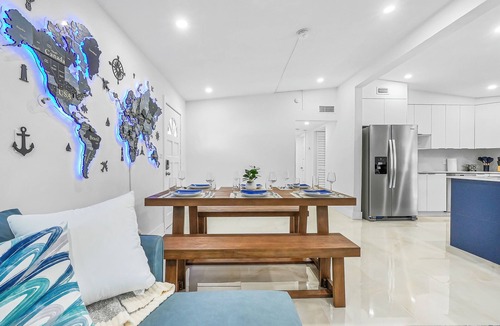 Riverland Village House | Hangar 3350-Fort Lauderdale/wifi/casino/pool/city/3 bedrooms/peaceful retreet