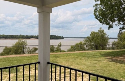 Vicksburg House | Harbor Light at MS Riverbend | Mississippi River Views
