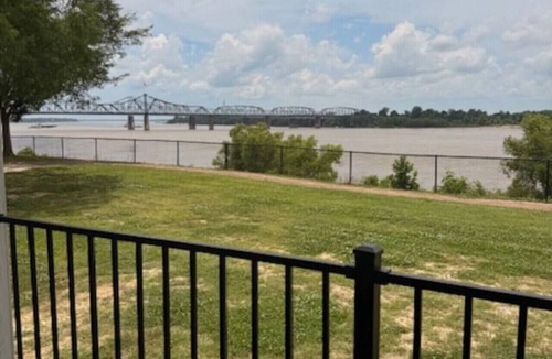 Vicksburg House | Harbor Light at MS Riverbend | Mississippi River Views