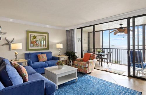 Punta Rassa Apartment | Harbour Tower 414 - Gorgeous Renovated 2 Bedroom Residence