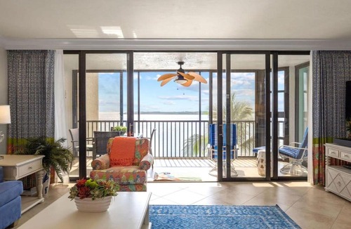 Punta Rassa Apartment | Harbour Tower 414 - Gorgeous Renovated 2 Bedroom Residence