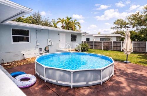 Royal Poinciana House | Heart of Hollywood Villa