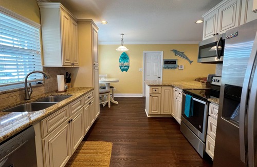 Clearwater House | Heated Pool! 2 Master Suites- 5 miles to Clearwater Beach!