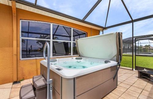 Mariner House | Heated Pool and Backs onto Freshwater Lake - Billie